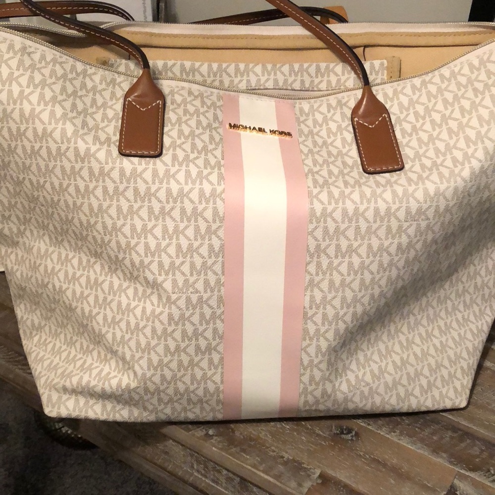 Michael kors  purse